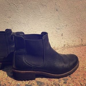 Ecco Chelsea boots